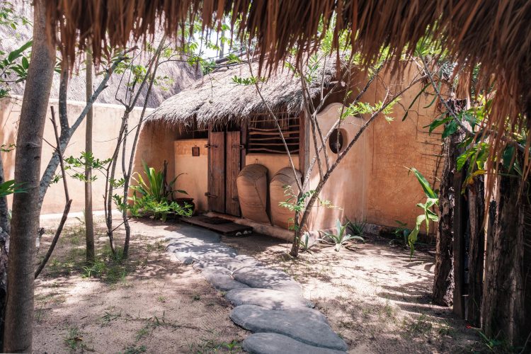 Gili Asahan Eco Lodge - Bale with private bathroom web9